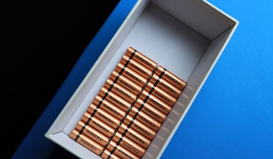 A box of Duracell batteries illustrating the concept of battery cycle life.
